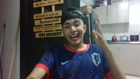 Snapshot of john_miles01 chatting on 12.18.25 john_miles01 online show from 12.18.25