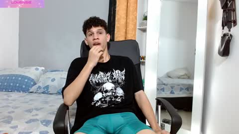 john_ssnow29 online show from 12.19.24