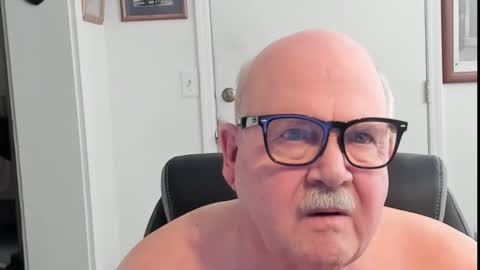 Snapshot of johnno52 chatting on 12.02.24 johnno52 online show from 12.02.24