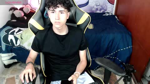 johnny_cagee online show from 12.11.24