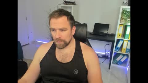 johnnydough82 online show from 12.04.25