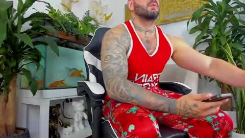 Snapshot of johnnygrayson_ chatting on 04.18.26 JOHNNY online show from 04.18.26