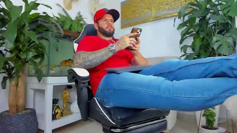 Snapshot of johnnygrayson_ chatting on 05.06.26 JOHNNY online show from 05.06.26