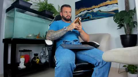 Snapshot of johnnygrayson_ chatting on 05.29.26 JOHNNY online show from 05.29.26