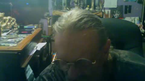 Snapshot of johnnyshung1 chatting on 09.09.25 johnnyshung1 online show from 09.09.25