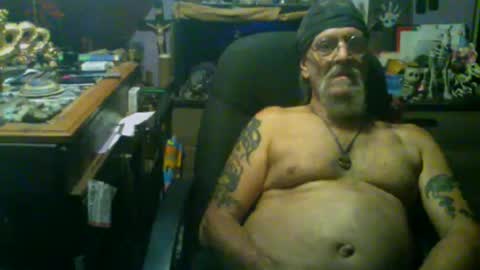 Snapshot of johnnyshung1 chatting on 09.10.25 johnnyshung1 online show from 09.10.25