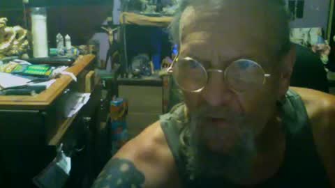 Snapshot of johnnyshung1 chatting on 09.22.25 johnnyshung1 online show from 09.22.25