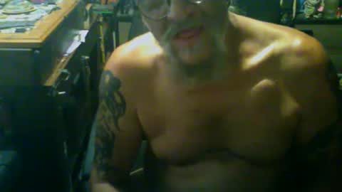 Snapshot of johnnyshung1 chatting on 10.03.25 johnnyshung1 online show from 10.03.25