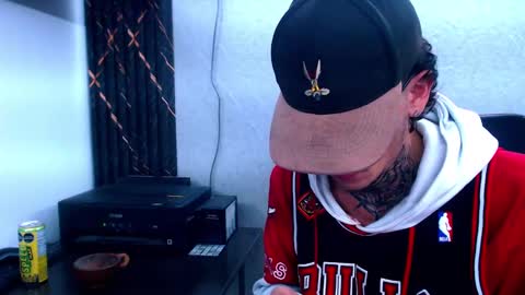 Snapshot of johnsonisaac94_ chatting on 02.08.25 johnsonisaac94  online show from 02.08.25