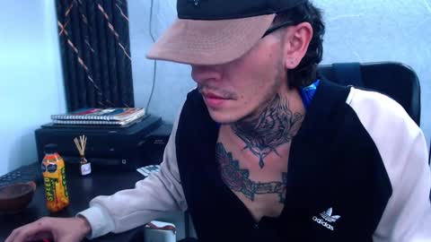 Snapshot of johnsonisaac94_ chatting on 02.12.25 johnsonisaac94  online show from 02.12.25