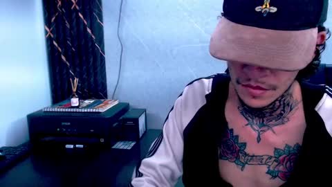 Snapshot of johnsonisaac94_ chatting on 02.15.25 johnsonisaac94  online show from 02.15.25