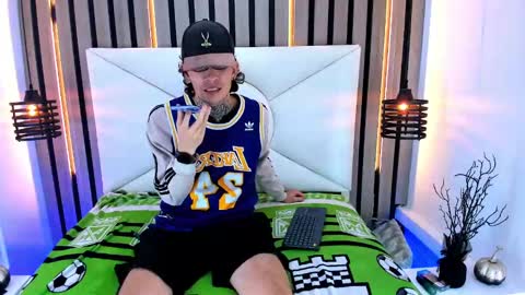 Snapshot of johnsonisaac94_ chatting on 03.05.25 johnsonisaac94  online show from 03.05.25