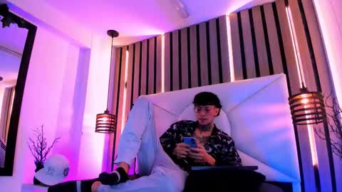 Snapshot of johnsonisaac94_ chatting on 09.17.25 johnsonisaac94  online show from 09.17.25