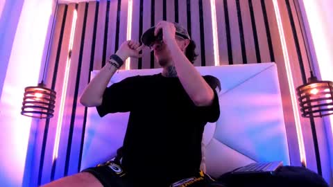 Snapshot of johnsonisaac94_ chatting on 09.18.25 johnsonisaac94  online show from 09.18.25