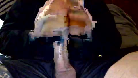 Snapshot of johnxbwc chatting on 12.01.25 willxbwc online show from 12.01.25