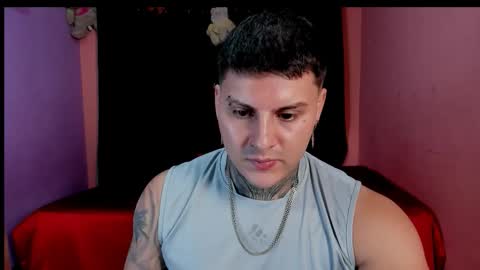 Snapshot of johny_multicum chatting on 11.11.25 Johny online show from 11.11.25