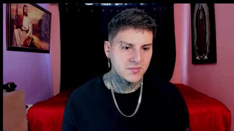 Snapshot of johny_multicum chatting on 11.17.25 Johny online show from 11.17.25