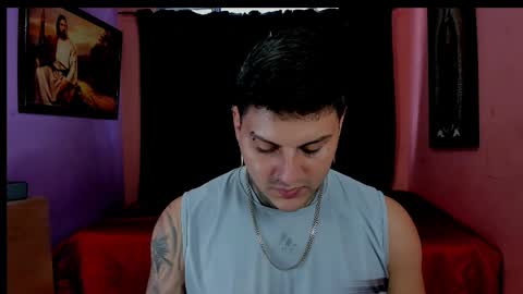 Snapshot of johny_multicum chatting on 11.22.25 Johny online show from 11.22.25