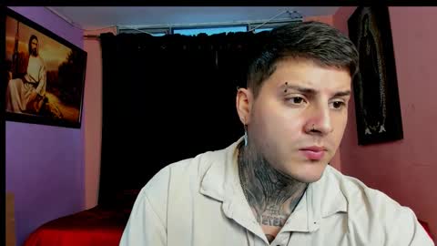 Snapshot of johny_multicum chatting on 11.25.25 Johny online show from 11.25.25