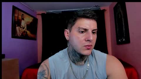 Snapshot of johny_multicum chatting on 11.26.25 Johny online show from 11.26.25