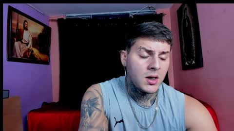 Snapshot of johny_multicum chatting on 11.27.25 Johny online show from 11.27.25