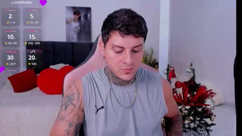 Snapshot of johny_multicum chatting on 12.14.25 Johny online show from 12.14.25