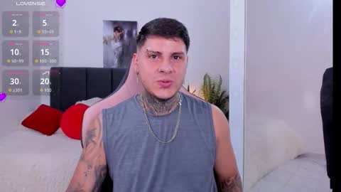 Snapshot of johny_multicum chatting on 12.15.25 Johny online show from 12.15.25