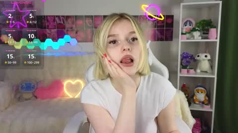 Snapshot of joice_queen chatting on 02.18.25 Paula online show from 02.18.25