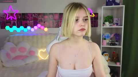 Snapshot of joice_queen chatting on 02.20.25 Paula online show from 02.20.25