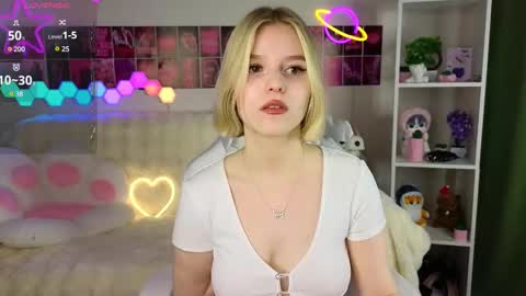 Snapshot of joice_queen chatting on 02.27.25 Paula online show from 02.27.25