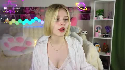 Snapshot of joice_queen chatting on 03.04.25 Paula online show from 03.04.25