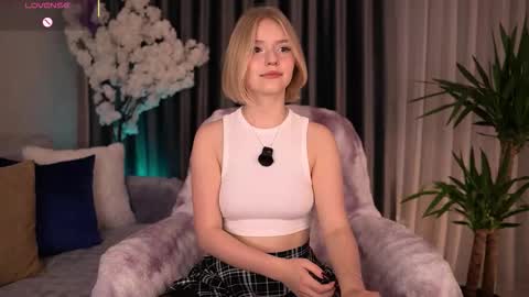 Snapshot of joice_queen chatting on 09.12.25 Paula online show from 09.12.25