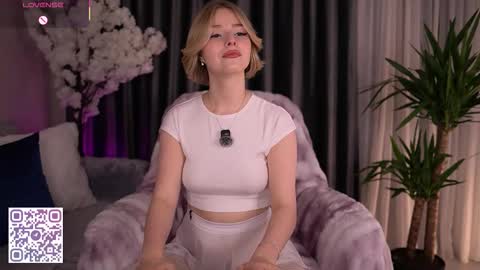 Snapshot of joice_queen chatting on 10.05.25 Paula online show from 10.05.25