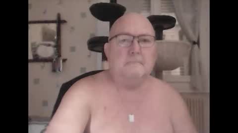 Snapshot of jojo60000529566 chatting on 12.04.24 jojo60000529566 online show from 12.04.24