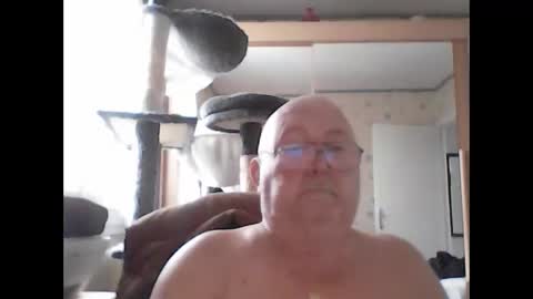 Snapshot of jojo60000529566 chatting on 10.15.25 jojo60000529566 online show from 10.15.25