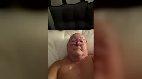 Snapshot of jojo60000529566 chatting on 12.15.25 jojo60000529566 online show from 12.15.25