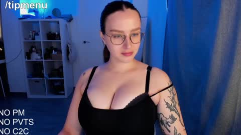 Jolie  My snapchat got deleted. If you were subscribed dm me my former username or scroll down and click on snapchat media online show from 09.28.25