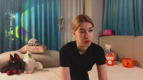 Viola online show from 10.26.25