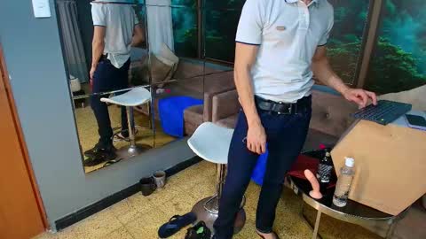 Jonas online show from 02.12.25