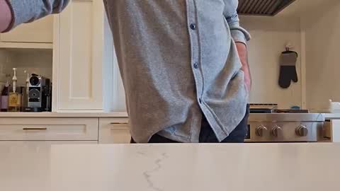 Snapshot of jonesy420xoo chatting on 02.17.25 jonesy420xoo online show from 02.17.25