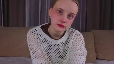 Snapshot of jonnienita chatting on 02.25.26 Alice online show from 02.25.26