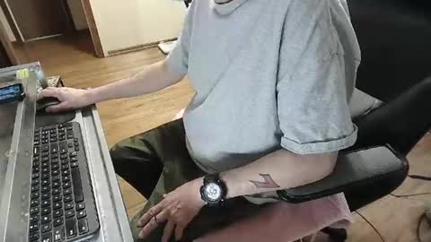 Snapshot of jorigwm chatting on 02.28.25 jorigwm online show from 02.28.25