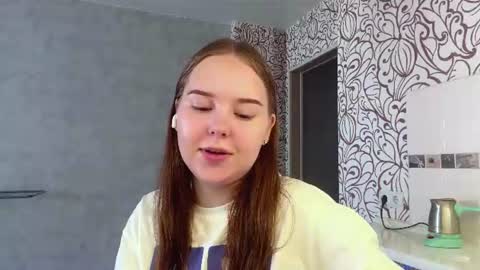 Snapshot of josefinamacumber chatting on 07.19.26 May online show from 07.19.26