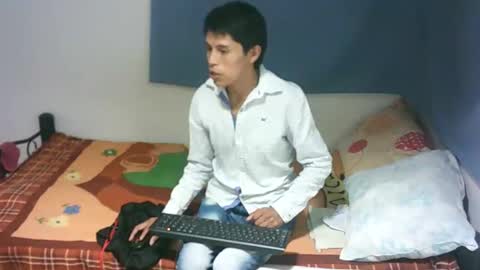 Snapshot of joseph_and_thomas chatting on 02.05.25 thomas y joseph online show from 02.05.25