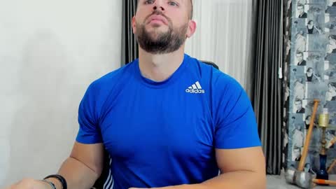 Snapshot of joshuamuscle69 chatting on 02.19.25 joshuamuscle69 online show from 02.19.25