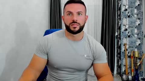 Snapshot of joshuamuscle69 chatting on 11.11.25 joshuamuscle69 online show from 11.11.25