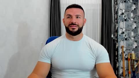 Snapshot of joshuamuscle69 chatting on 11.14.25 joshuamuscle69 online show from 11.14.25