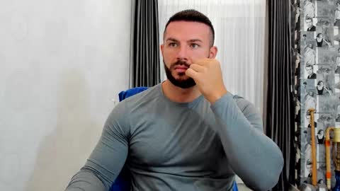 Snapshot of joshuamuscle69 chatting on 11.18.25 joshuamuscle69 online show from 11.18.25