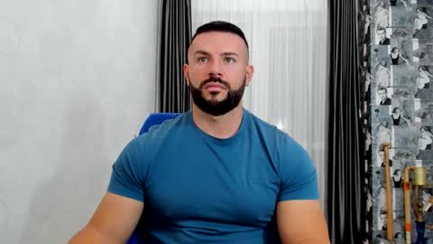 Snapshot of joshuamuscle69 chatting on 11.21.25 joshuamuscle69 online show from 11.21.25