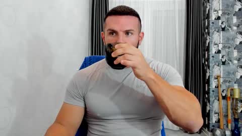 Snapshot of joshuamuscle69 chatting on 11.27.25 joshuamuscle69 online show from 11.27.25